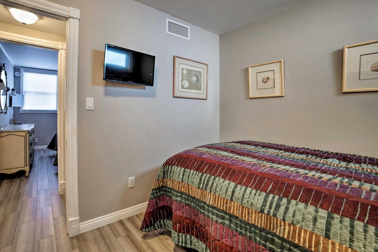 Updated Home On Catalina Island Walk To The Coast アバロン エクステリア 写真